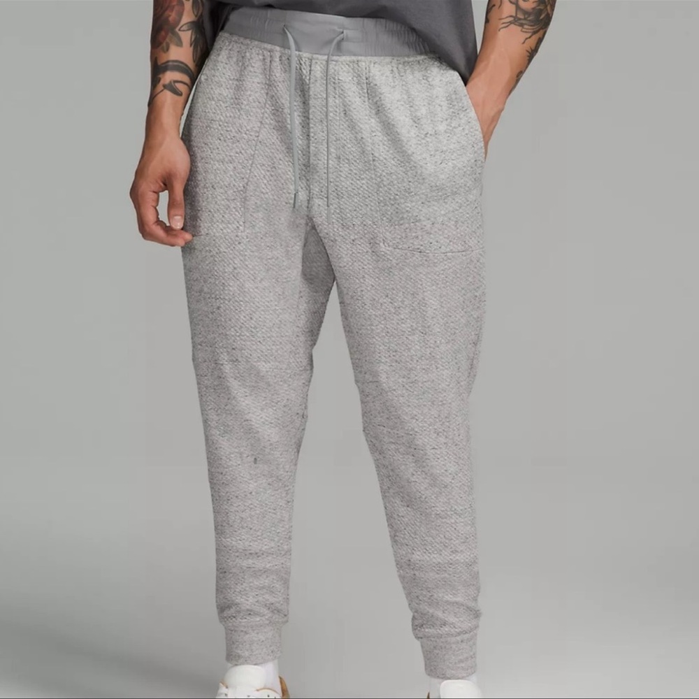 Lululemon at ease joggers size M